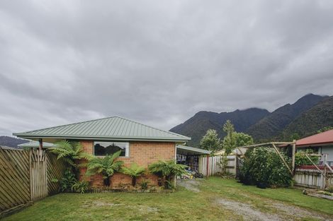 Photo of property in 17 Pekanga Drive, Fox Glacier, 7886