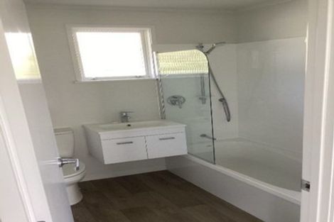 Photo of property in 24 Manaia View Road, One Tree Point, 0118