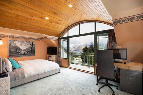 Photo of property in 1b Caples Place, Fernhill, Queenstown, 9300