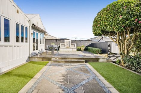 Photo of property in 89 Pendarves Street, New Plymouth, 4310