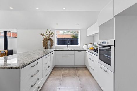 Photo of property in 137c Memorial Avenue, Burnside, Christchurch, 8053