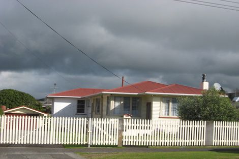 Photo of property in 237 Omata Road, Spotswood, New Plymouth, 4310