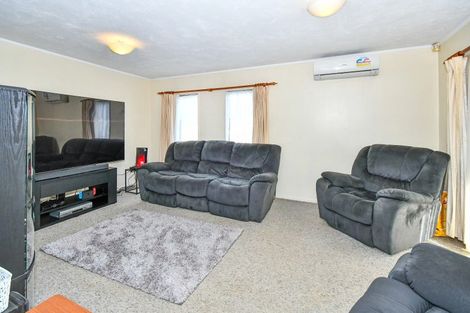 Photo of property in 3 Leven Lane, Totara Heights, Auckland, 2105