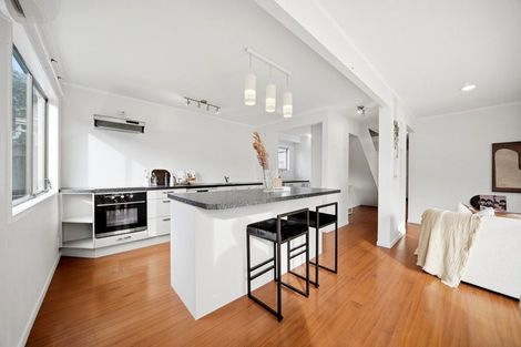 Photo of property in 2/327 Bucklands Beach Road, Bucklands Beach, Auckland, 2012