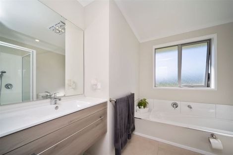 Photo of property in 14 Mercade Close, Stratford, 4332