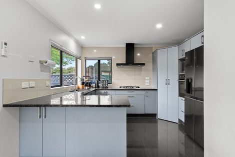 Photo of property in 31 Montilla Place, Manurewa, Auckland, 2102