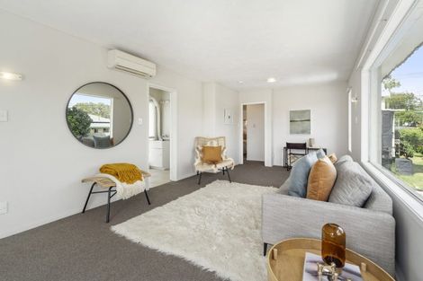 Photo of property in 1/22 North Avenue, Narrow Neck, Auckland, 0624