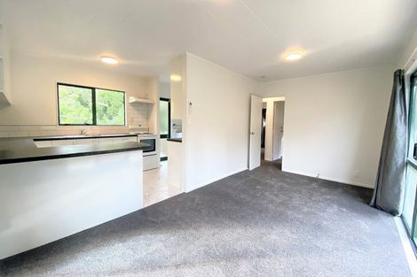 Photo of property in 15 Woodcote Drive, Glenfield, Auckland, 0629