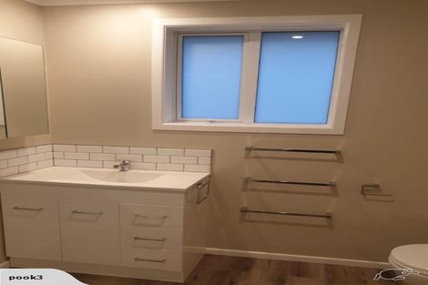 Photo of property in 1/12 Poplar Grove, Ebdentown, Upper Hutt, 5018