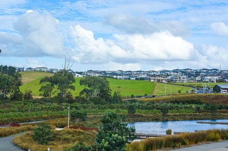 Photo of property in 4 Luff Place, Long Bay, Auckland, 0630