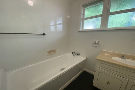 Photo of property in 32 Newport Terrace, Seatoun, Wellington, 6022