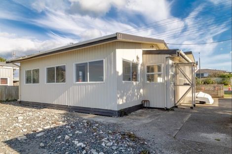 Photo of property in 13 Clifton Road, Haumoana, 4102