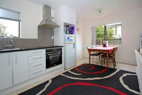 Photo of property in 2/38 Maplesden Drive, Clendon Park, Auckland, 2103