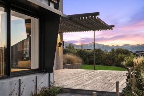 Photo of property in 5 Diamond Lane, Wanaka, 9305