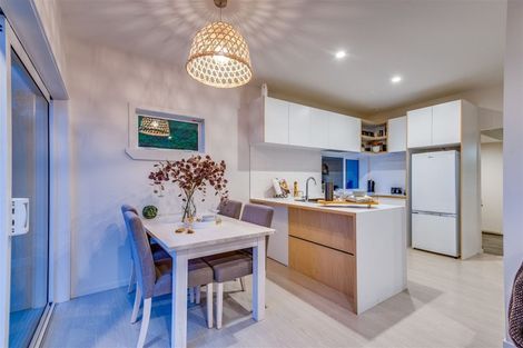 Photo of property in 1/182 Mount Pleasant Road, Mount Pleasant, Christchurch, 8081