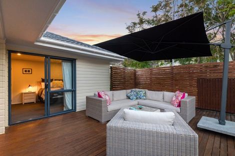 Photo of property in 83b William Bayes Place, Red Beach, 0932