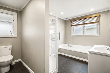 Photo of property in 44 Hargest Crescent, Saint Kilda, Dunedin, 9012