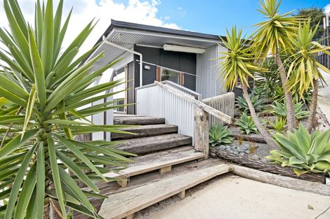 Photo of property in 11b Rangeview Road, Sunnyvale, Auckland, 0612