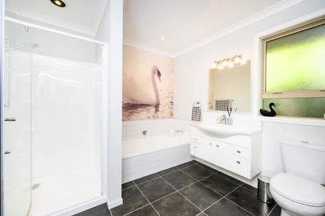 Photo of property in 14 Churchill Avenue, Hokowhitu, Palmerston North, 4410