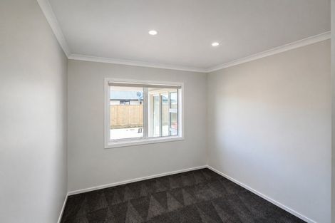 Photo of property in 19 Hawera Avenue, Levin, 5510