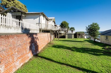 Photo of property in 33 Seapoint Road, Bluff Hill, Napier, 4110