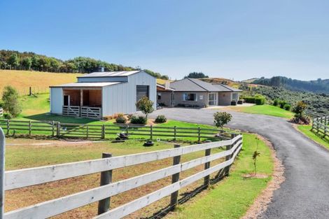 Photo of property in 140 Webber Road, South Head, Helensville, 0874