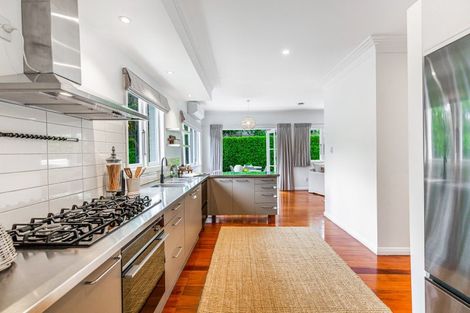 Photo of property in 1/27 Summer Street, Stanley Point, Auckland, 0624