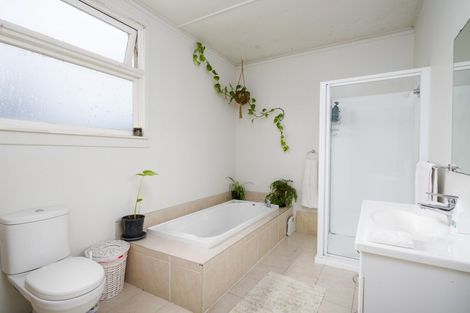 Photo of property in 39 De Lautour Road, Inner Kaiti, Gisborne, 4010