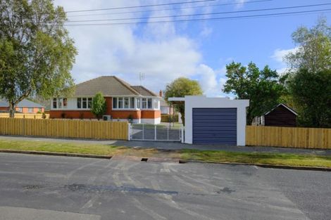 Photo of property in 14 Burgess Street, Green Island, Dunedin, 9018