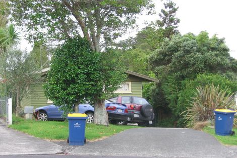 Photo of property in 10 Surat Place, Glen Eden, Auckland, 0602