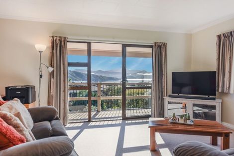 Photo of property in 7 Matai Place, Waikawa, Picton, 7220