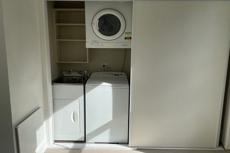 Photo of property in 10a Tinakori Road, Thorndon, Wellington, 6011