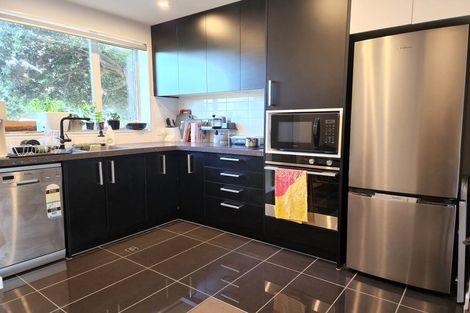 Photo of property in 2 Stone Street, Miramar, Wellington, 6022