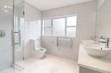 Photo of property in 140s Hepburn Road, Glendene, Auckland, 0602