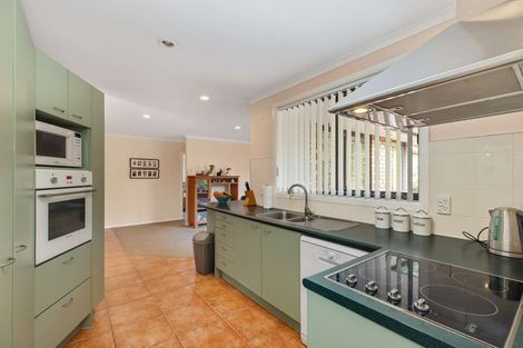 Photo of property in 10 Redcastle Drive, East Tamaki, Auckland, 2013