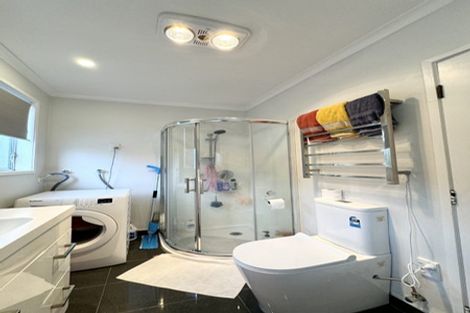 Photo of property in 2 Agincourt Street, Glenfield, Auckland, 0629
