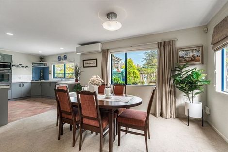 Photo of property in 1/2 Valley Road, Northcote, Auckland, 0626