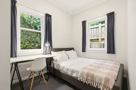 Photo of property in 5 Governor Road, Northland, Wellington, 6012