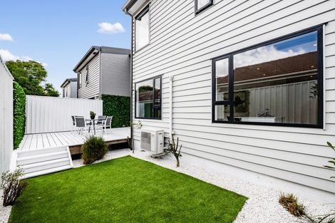 Photo of property in 37c Tawhiri Road, One Tree Hill, Auckland, 1061