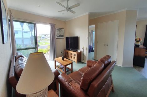 Photo of property in 130 Bream Bay Drive, Ruakaka, 0116