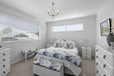 Photo of property in 10 Pendarves Street, New Plymouth, 4310