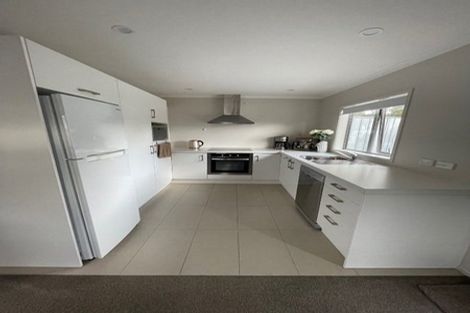 Photo of property in 38 Powrie Street, Glenfield, Auckland, 0629