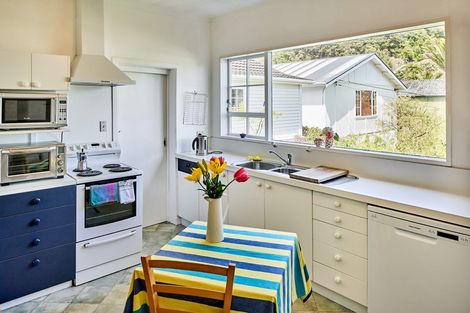 Photo of property in 5 Tui Road, Days Bay, Lower Hutt, 5013