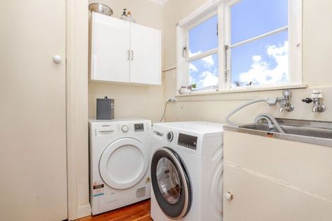 Photo of property in 38 Queen Street, Dannevirke, 4930