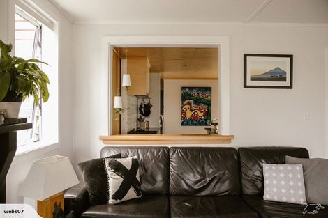 Photo of property in 36a Tasman Parade, Oakura, 4314