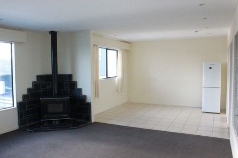 Photo of property in 9 Rangitane Street, Maupuia, Wellington, 6022