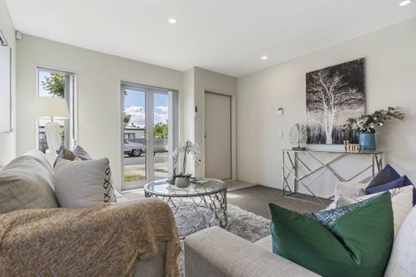 Photo of property in 35 Divide Loop, Takanini, 2112