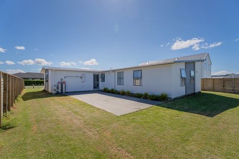 Photo of property in 8 Ngaroma Crescent, Whitianga, 3510