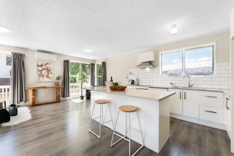 Photo of property in 95 Riverpark Crescent, Henderson, Auckland, 0610