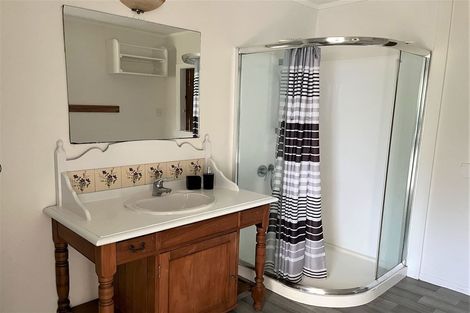 Photo of property in 24 Cove Road, Waipu, 0510